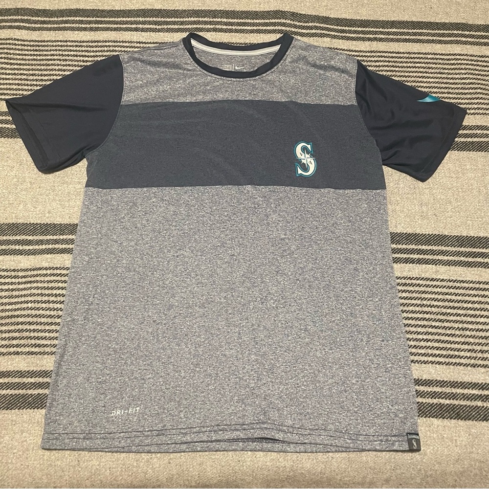 Nike Men’s Large Seattle Mariners Gray Blue Short Sleeve Tee Color-Block Design